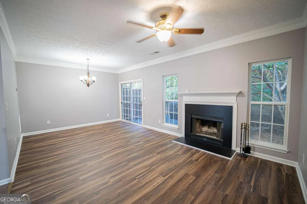 2077 Pinnacle Pointe DR Norcross, GA 30071