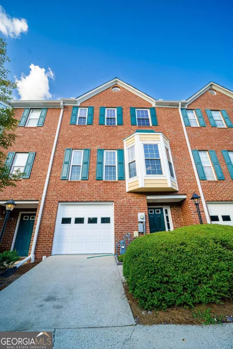 2077 Pinnacle Pointe DR