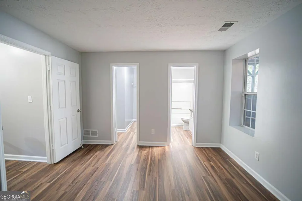2077 Pinnacle Pointe DR Norcross, GA 30071