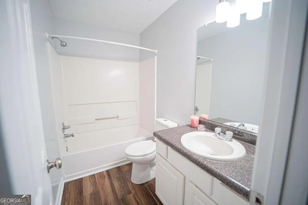 2077 Pinnacle Pointe DR Norcross, GA 30071