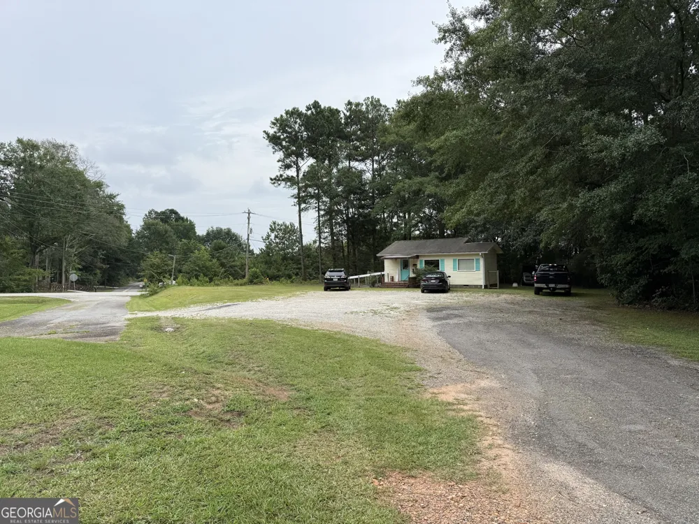 122 Northeast ST E Monticello, GA 31064