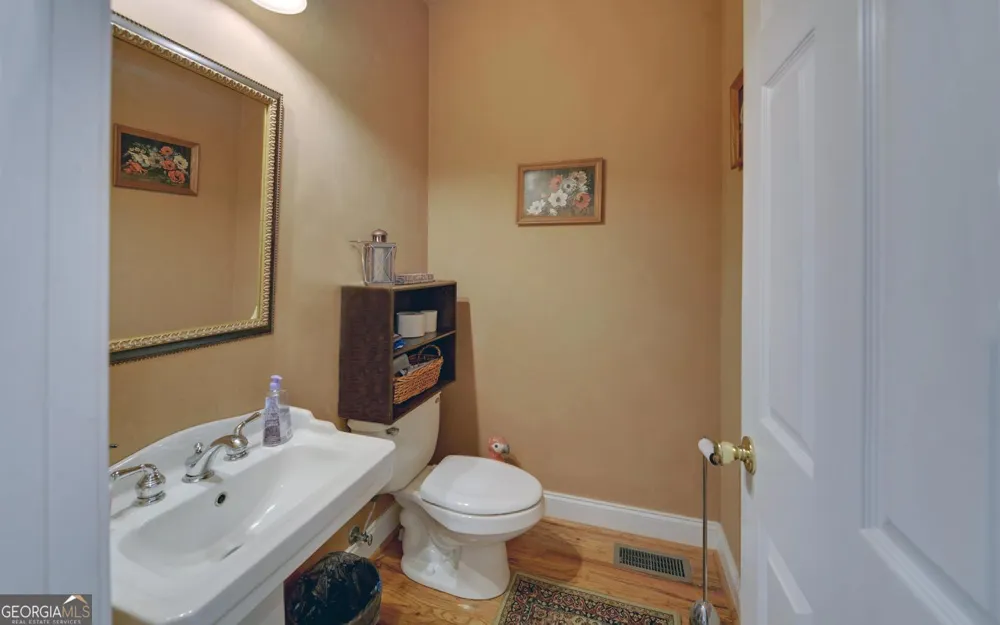 220 Azalea DR Hartwell, GA 30643