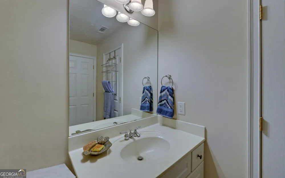 220 Azalea DR Hartwell, GA 30643