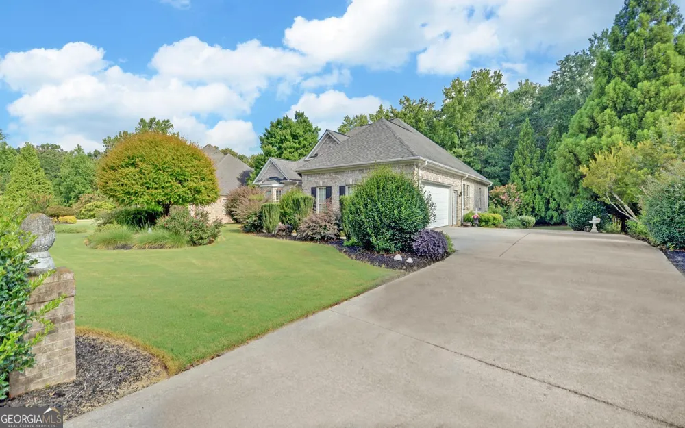 220 Azalea DR Hartwell, GA 30643