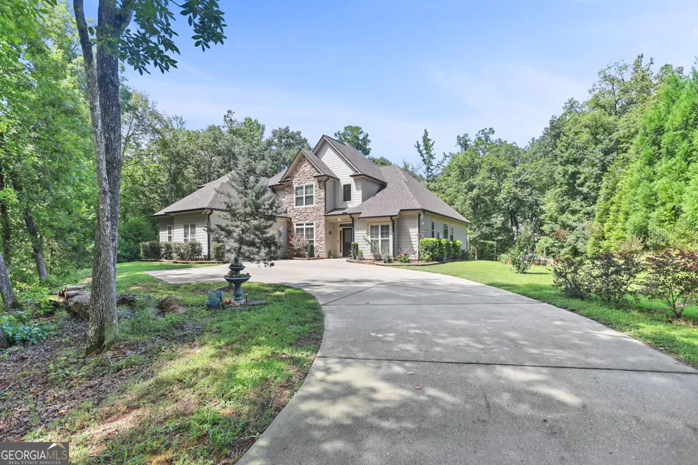 1910 Elders Mill RD Senoia, GA 30276