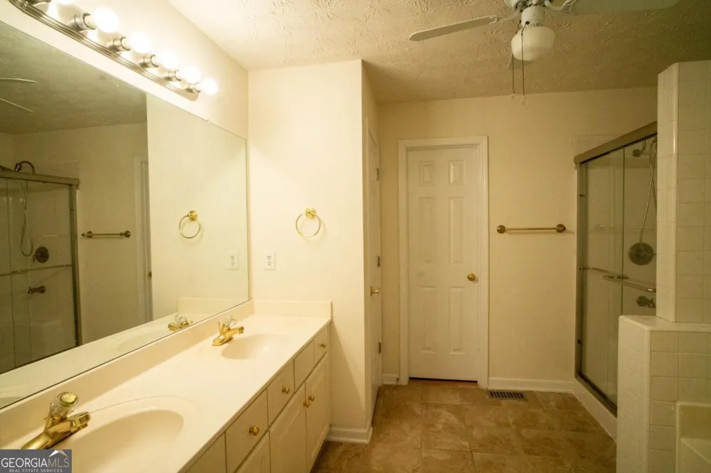 3604 Dunbar LN Suwanee, GA 30024