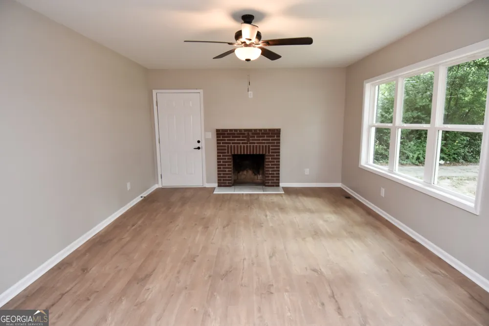 403 Atlanta ST Barnesville, GA 30204