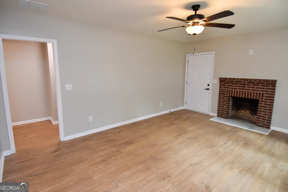 403 Atlanta ST Barnesville, GA 30204