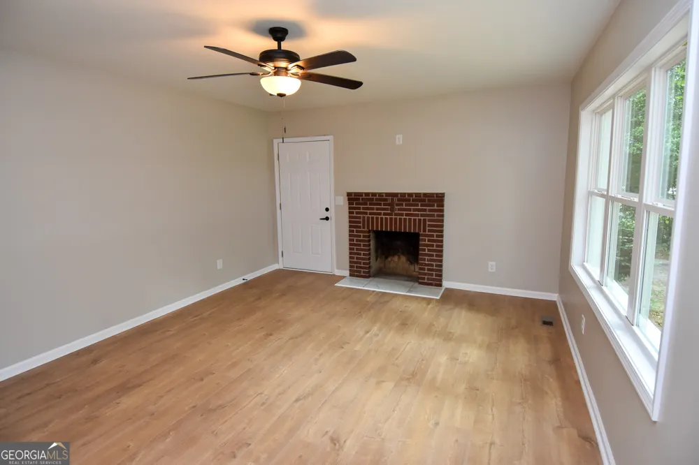 403 Atlanta ST Barnesville, GA 30204