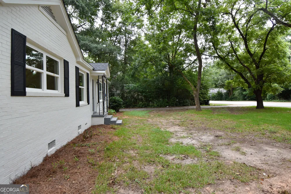 403 Atlanta ST Barnesville, GA 30204