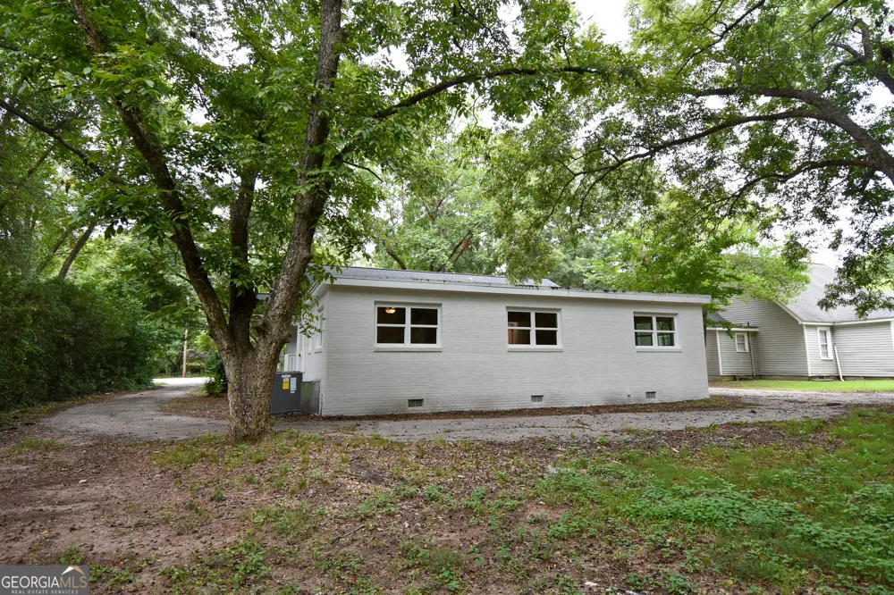 403 Atlanta ST Barnesville, GA 30204