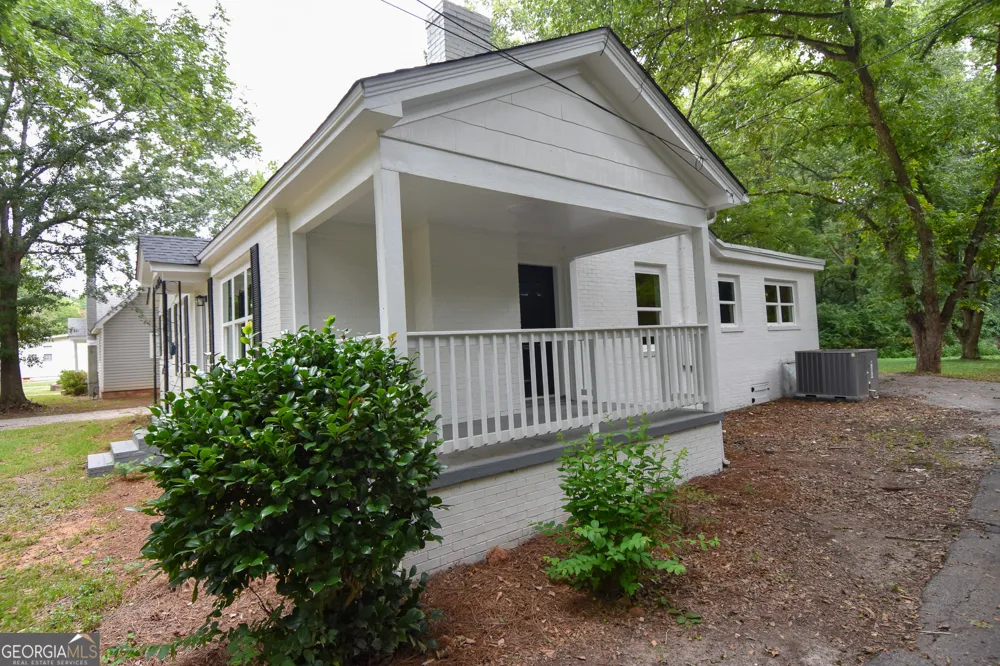 403 Atlanta ST Barnesville, GA 30204