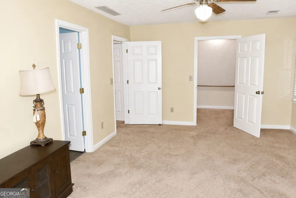 823 Ridge AVE Stone Mountain, GA 30083