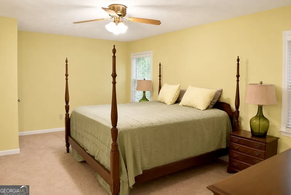 823 Ridge AVE Stone Mountain, GA 30083
