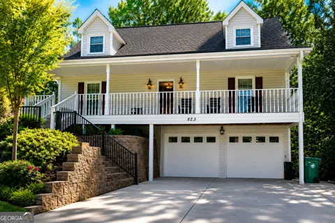 823 Ridge AVE