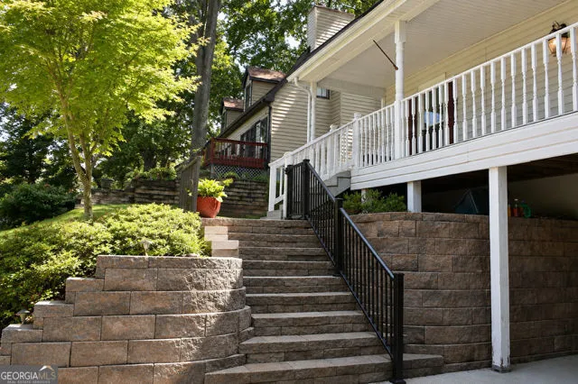 823 Ridge AVE Stone Mountain, GA 30083