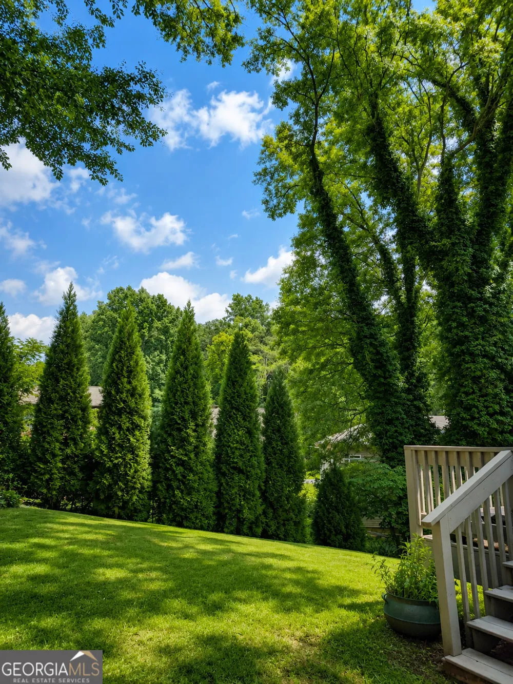 823 Ridge AVE Stone Mountain, GA 30083