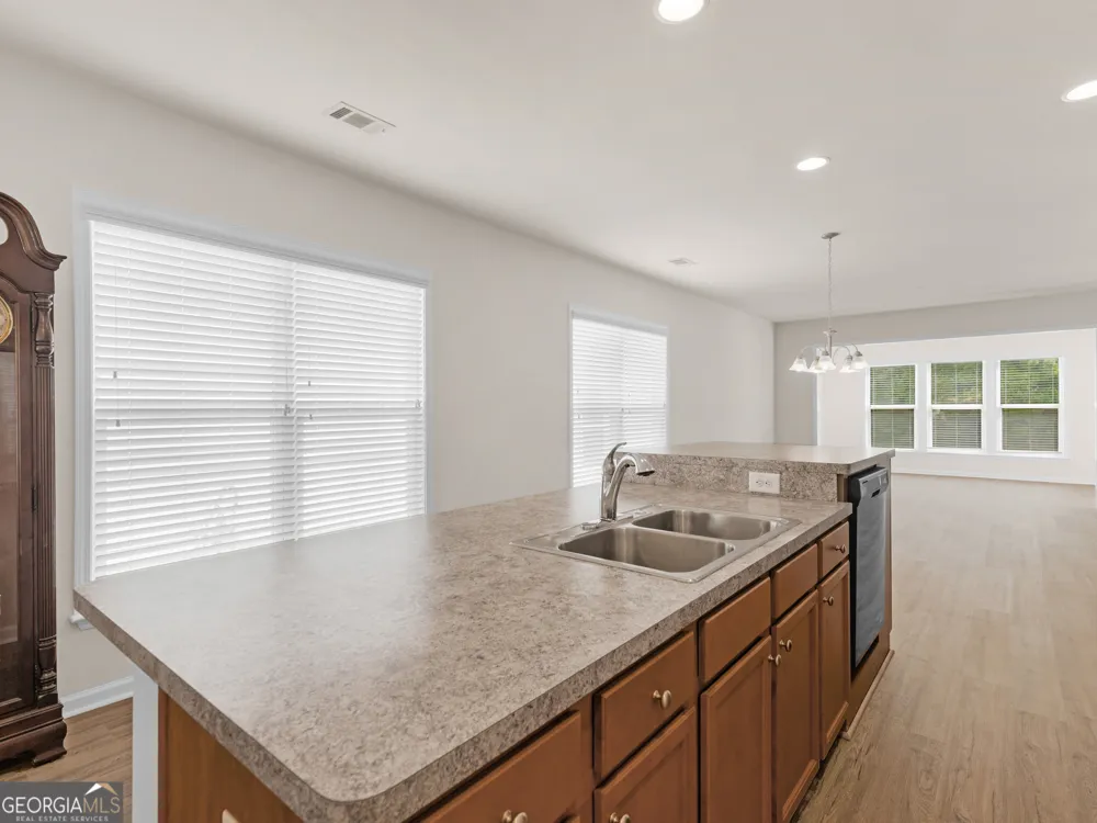 621 Larch Looper DR Griffin, GA 30223