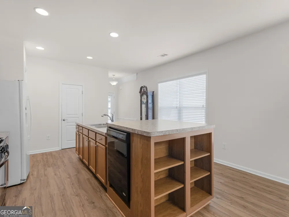 621 Larch Looper DR Griffin, GA 30223