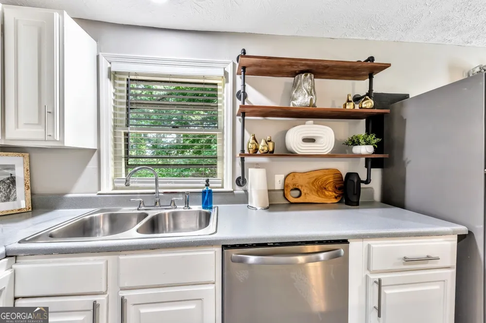 165 Cole Lake RD Dallas, GA 30157