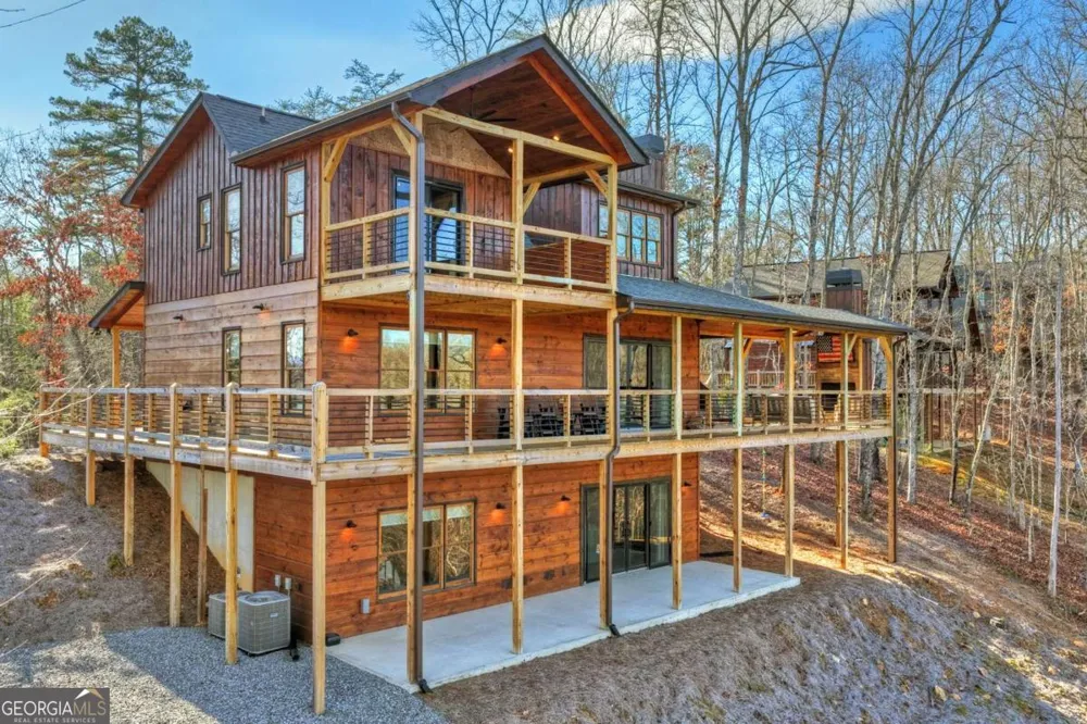 315 River Retreat RD Blue Ridge, GA 30513