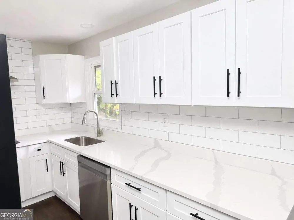 2851 Headland DR East Point, GA 30344