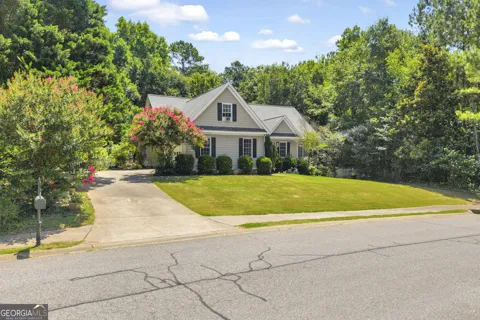 905 Daisy LN