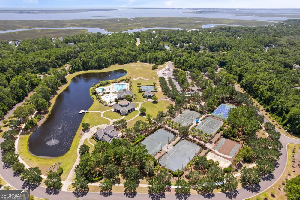 102 Clubhouse CIR St. Marys, GA 31558