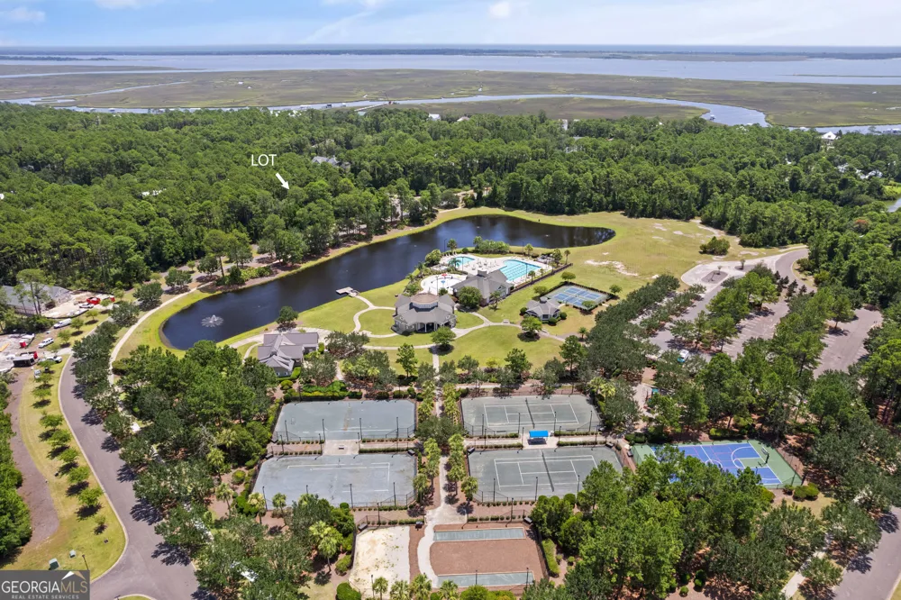 102 Clubhouse CIR St. Marys, GA 31558