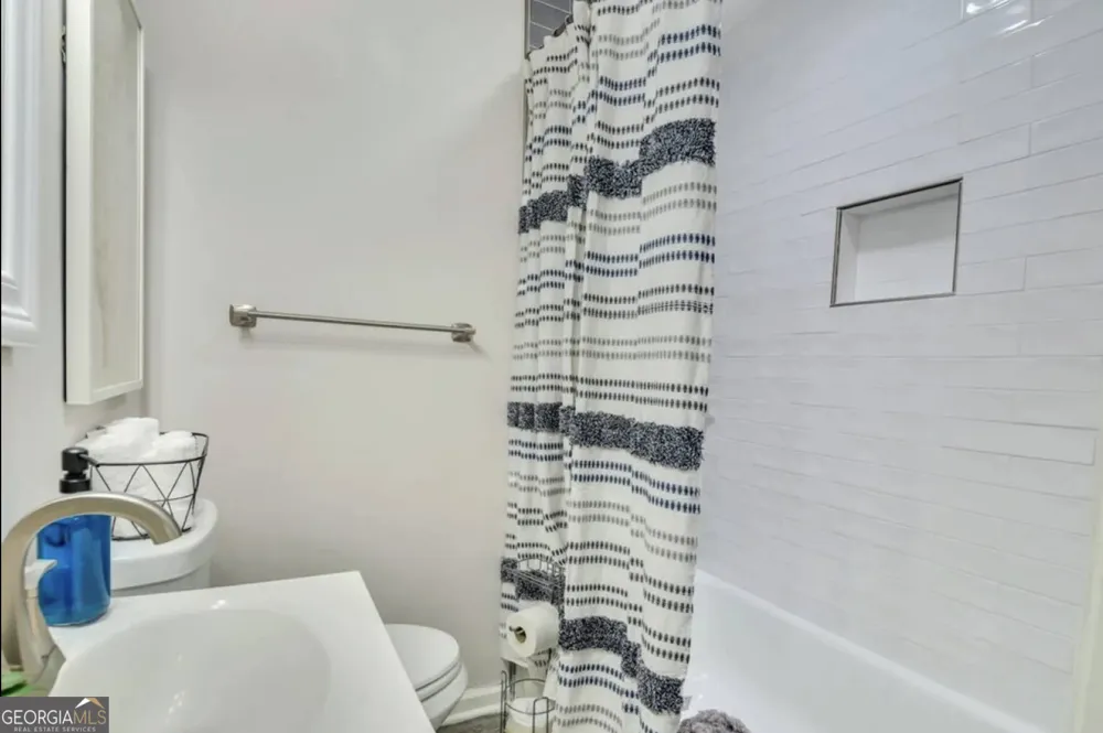 50 Oak ST Hiram, GA 30141