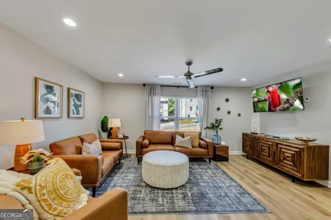 1018 Falling Valley CT SE