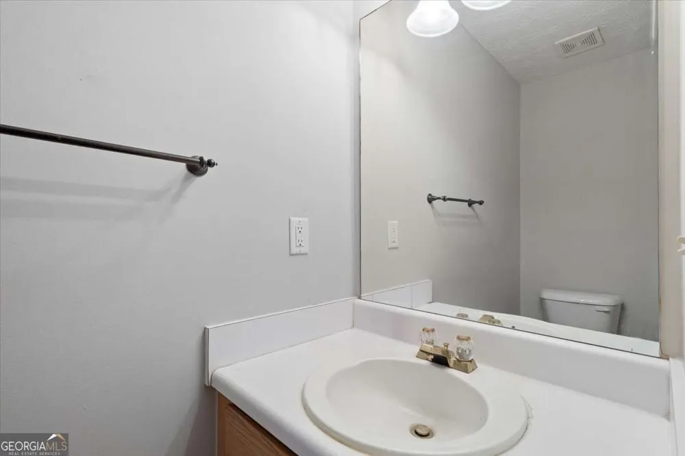 2628 ESSEX CT Conyers, GA 30013