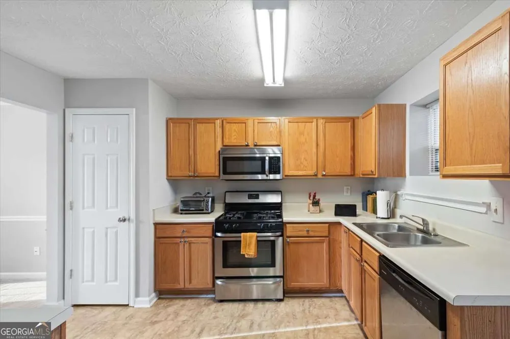 2628 ESSEX CT Conyers, GA 30013