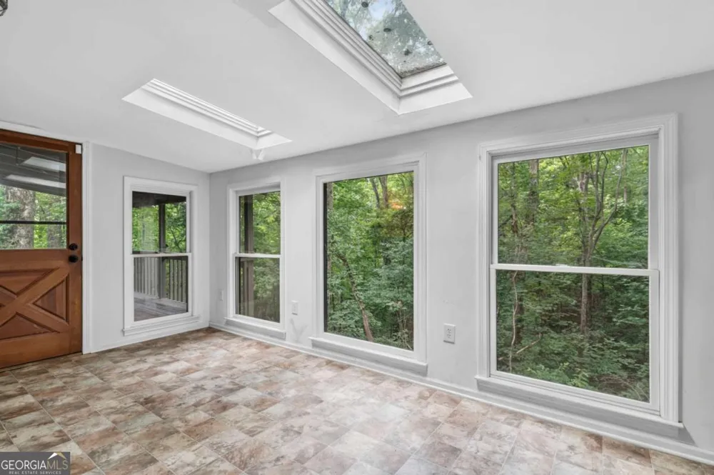 368 Still Hollow RD Jasper, GA 30143