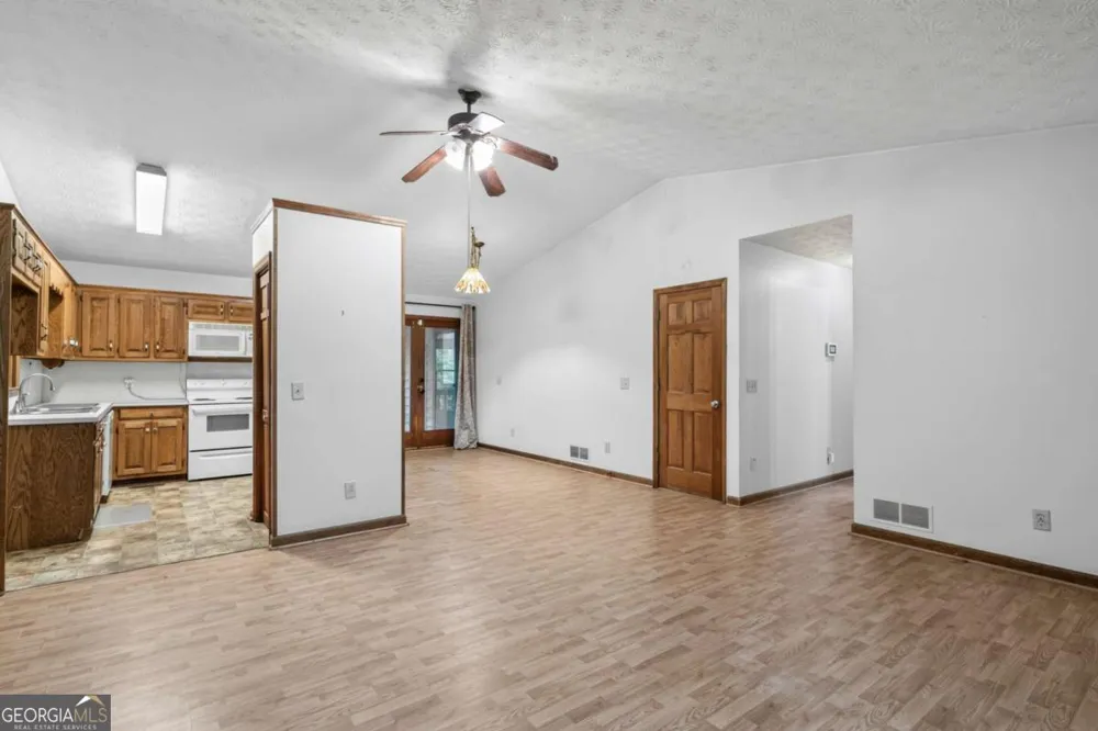 368 Still Hollow RD Jasper, GA 30143