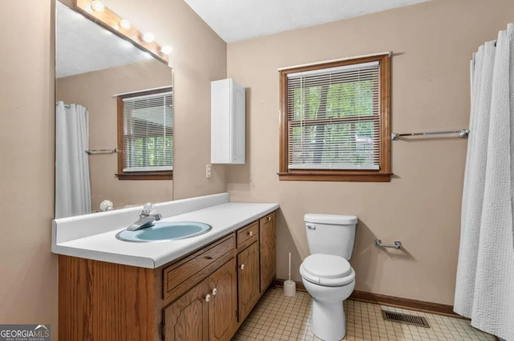 368 Still Hollow RD Jasper, GA 30143