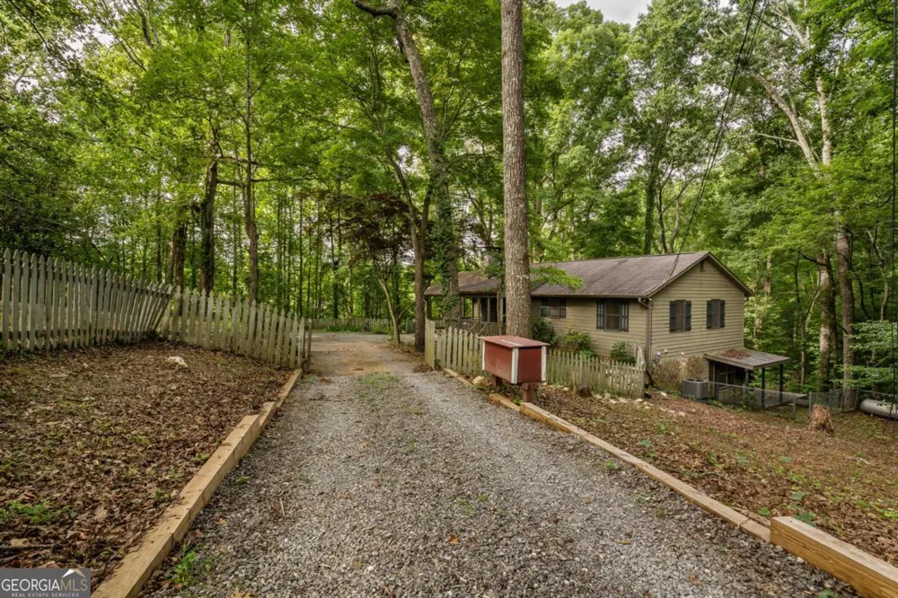 368 Still Hollow RD Jasper, GA 30143