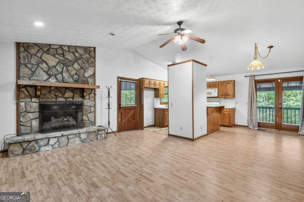 368 Still Hollow RD Jasper, GA 30143