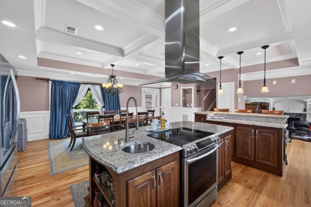 43 Bailey DR SW Lilburn, GA 30047