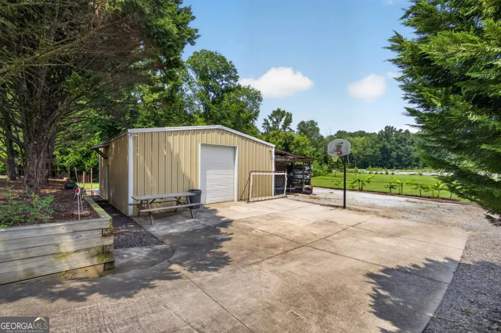 43 Bailey DR SW Lilburn, GA 30047