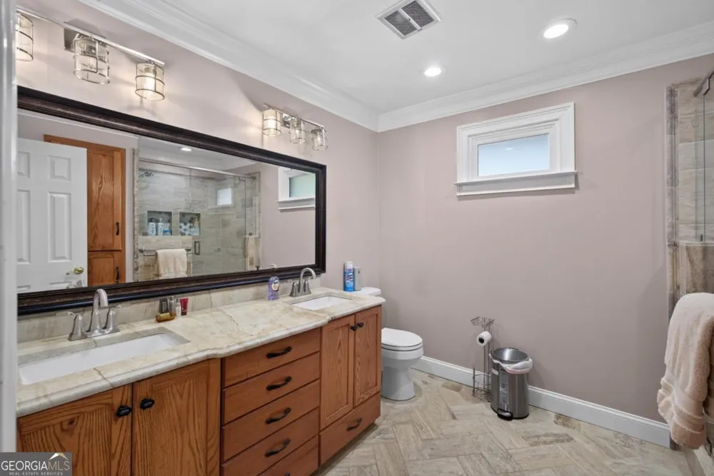43 Bailey DR SW Lilburn, GA 30047