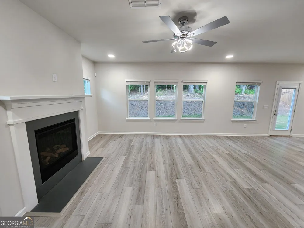 235 Valley Oak DR Dawsonville, GA 30534
