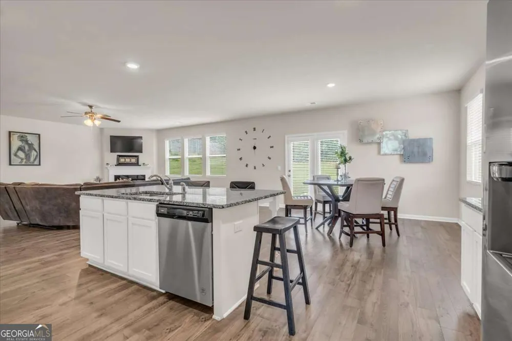 4323 Cannon WALK Ellenwood, GA 30294