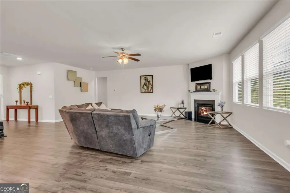 4323 Cannon WALK Ellenwood, GA 30294