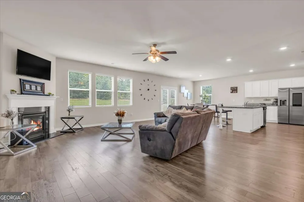 4323 Cannon WALK Ellenwood, GA 30294