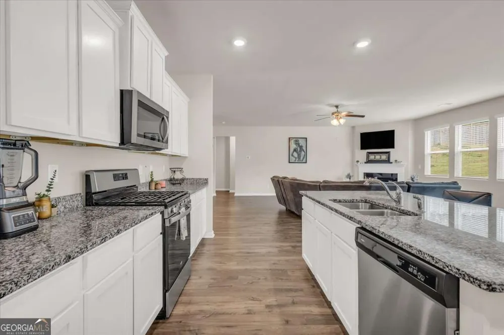 4323 Cannon WALK Ellenwood, GA 30294