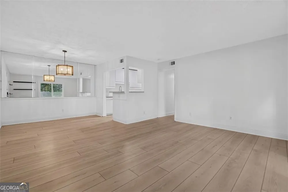 725 Dalrymple RD Sandy Springs, GA 30328