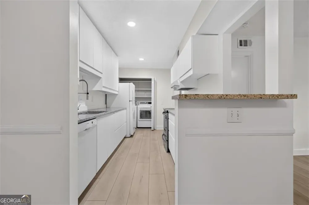 725 Dalrymple RD Sandy Springs, GA 30328