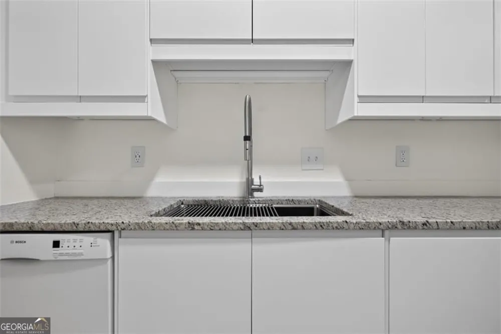 725 Dalrymple RD Sandy Springs, GA 30328