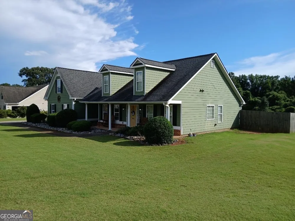 109 Presidential LN Statham, GA 30666